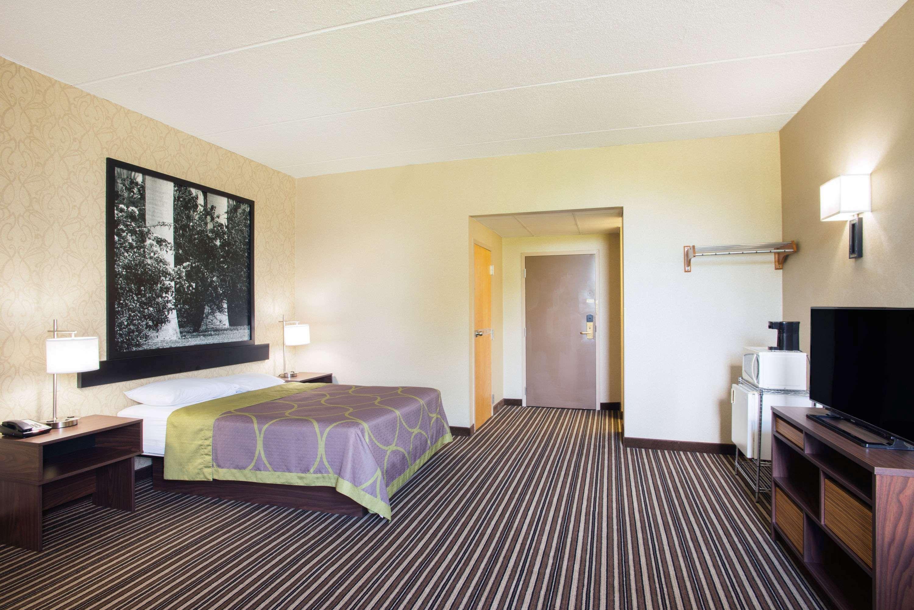 Hotel Super 8 By Wyndham Plattsburgh Exterior foto